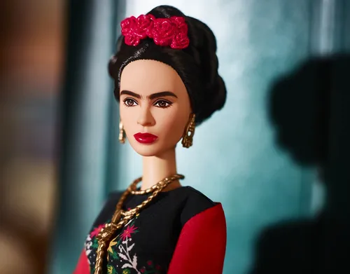 
				
					Barbie cria boneca da Frida Kahlo no Dia Internacional da Mulher
				
				