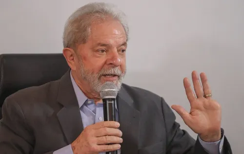 
				
					Lula entra com novos recursos em instâncias superiores sobre o caso triplex
				
				