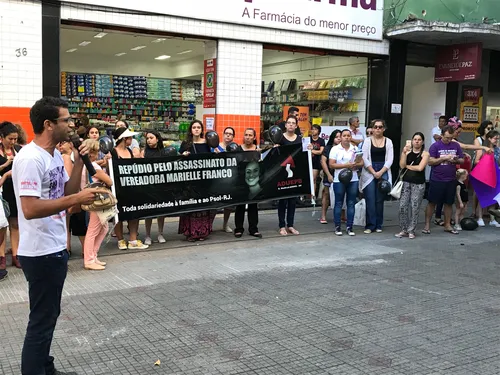 
				
					Campinenses fazem protesto contra morte de Marielle Franco
				
				