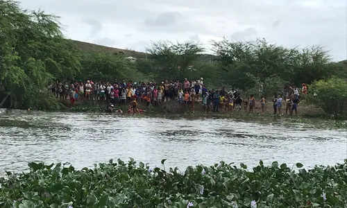 
                                        
                                            Após abertura de comportas do açude de Boqueirão, adolescente morre afogado
                                        
                                        