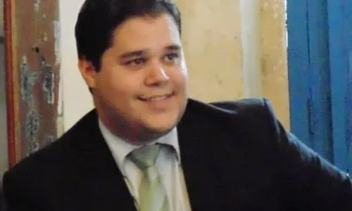 
                                        
                                            Deputado anuncia licença da Assembleia e abre espaço para André Gadelha
                                        
                                        