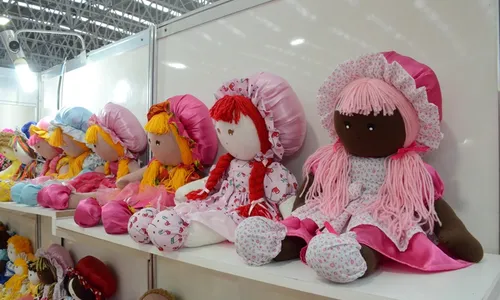 
                                        
                                            Bonecas produzidas por apenadas de JP vão ser expostas na Fenearte
                                        
                                        