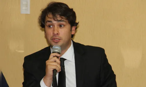 
				
					Parecer sobre o regulamento do estadual já está com Amadeu, diz advogado da FPF
				
				