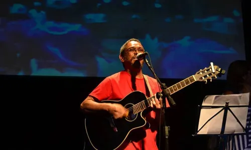 
                                        
                                            Instrumentista Paulo Ró completa 60 anos em ativa 'guerrilha cultural'
                                        
                                        