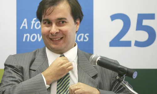 
                                        
                                            DEM lança Rodrigo Maia à Presidência da República e renova direção nacional
                                        
                                        