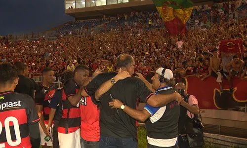 
                                        
                                            Torcida do Campinense é exaltada pelo técnico em sua estreia a frente do time
                                        
                                        