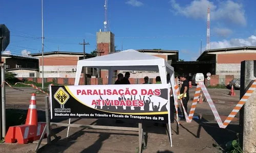 
                                        
                                            Agentes da Semob-JP param atividades por 24 horas cobrando reajuste salarial
                                        
                                        