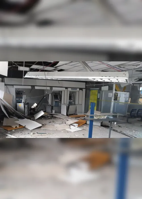 
                                        
                                            Grupo armado explode agência bancária na cidade de Lagoa de Dentro
                                        
                                        