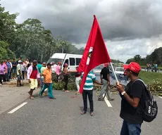 Manifestantes bloqueiam trechos de BRs na PB durante a manhã