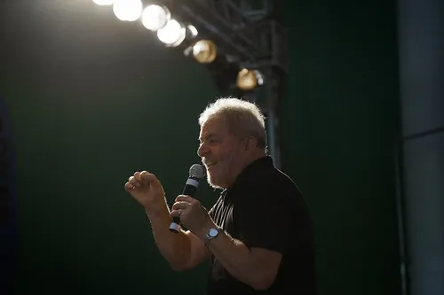 
				
					Prisão de Lula foi assunto mais comentado em rede social na semana
				
				