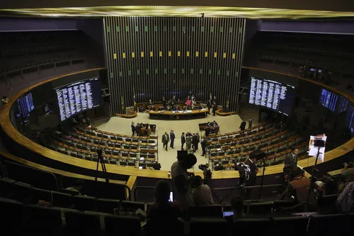 
				
					Ritmo de pré-campanha reduz presença de deputados da PB na Câmara
				
				