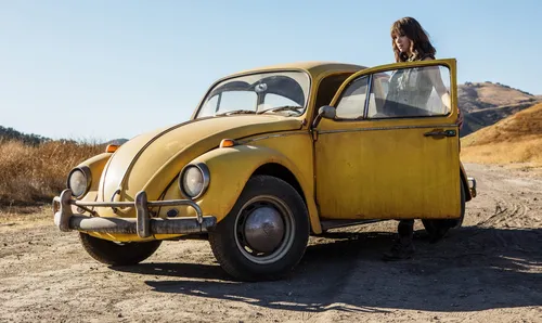 
				
					Bumblebee, spin off de Transformers, ganha primeiro trailer
				
				