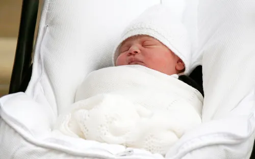 
				
					Louis Arthur Charles é o nome do 3º filho do príncipe William e Kate Middleton
				
				