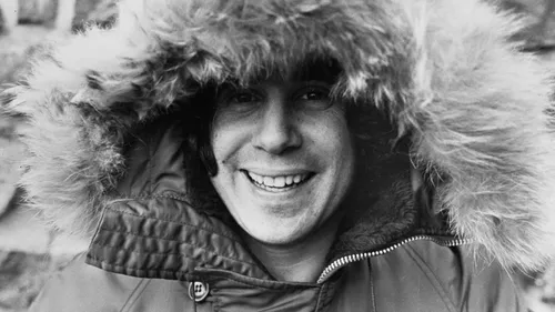 
				
					O jovem Paul Simon já flertava com a música do mundo
				
				