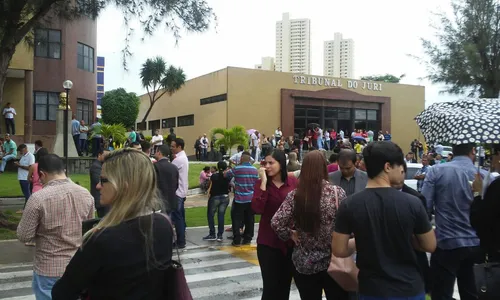 
                                        
                                            Suspeita de bomba adia 100 audiências no Fórum Afonso Campos em Campina Grande
                                        
                                        