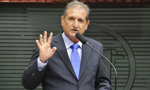 
                                        
                                            Hervázio Bezerra é exonerado da Secretaria de Esportes e volta à ALPB
                                        
                                        