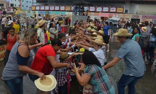 
                                        
                                            “Maior Quadrilhão Junino do Mundo” volta ao Parque do Povo buscando novo recorde
                                        
                                        