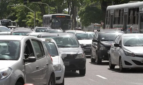 
                                        
                                            Detran oferece serviço para imprimir CRLV de carros sem sair de casa
                                        
                                        