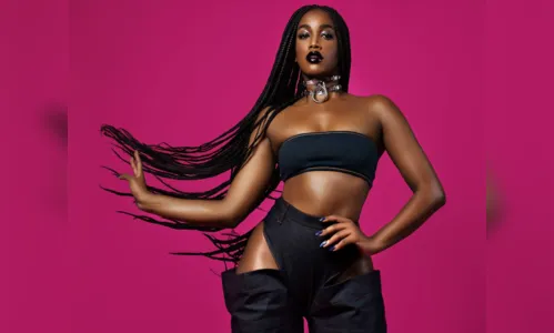 
				
					Iza lança o single 'Rebola' do álbum 'Dona de Mim'
				
				