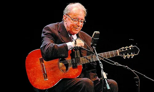 
                                        
                                            João Gilberto, um dos criadores da Bossa Nova, morre aos 88 anos
                                        
                                        