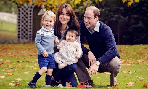 
                                        
                                            Nasce terceiro filho de Kate Middleton e do príncipe William
                                        
                                        