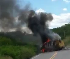 Carro-forte é explodido por grupo armado no Sertão da Paraíba