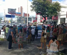 Protesto de grupo indígena segue interditando trânsito nos dois sentidos da Avenida Epitácio Pessoa