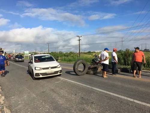 
				
					Caminhoneiros voltam a protestar contra aumento do diesel e ocupam rodovias
				
				