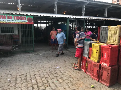 
				
					'Se a paralisação continuar, haverá falta de alimentos', diz associação de supermercados
				
				