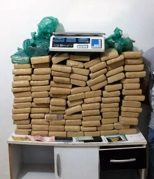 
				
					Polícia apreende 100 kg de maconha em apartamentos de João Pessoa
				
				