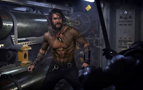 
				
					Aquaman ganha novo trailer com uniforme clássico; assista
				
				