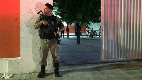 
				
					Vigilante é baleado dentro de escola pública em João Pessoa
				
				