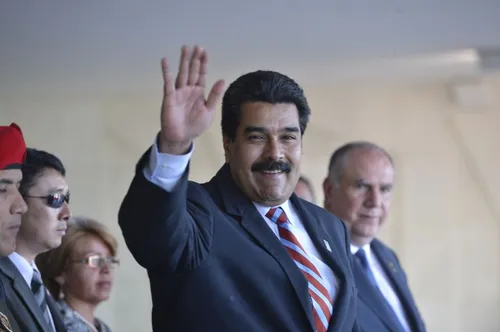 
				
					Vinte milhões vão às urnas na Venezuela para escolher novo presidente
				
				