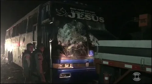 
				
					Ônibus de torcida organizada do Pará é apedrejado perto de Pedras de Fogo
				
				