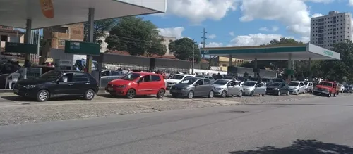 
				
					Combustíveis acabam em todos os postos de Campina Grande, diz sindicato
				
				