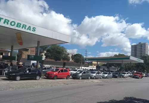 
				
					Protesto de caminhoneiros contra preço do diesel para trânsito em vários pontos da PB; acompanhe
				
				