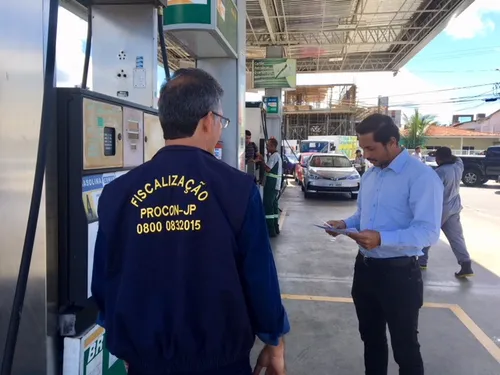 
				
					Dos 117 postos de gasolina de João Pessoa, 75 foram fiscalizados e notificados
				
				