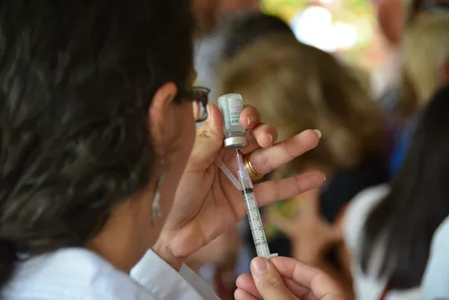 
				
					Mais de 350 mil adolescentes devem se vacinar contra HPV na Paraíba
				
				