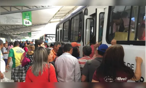 
				
					Protesto dos caminhoneiros chega ao 9º dia com impacto em diferentes setores
				
				