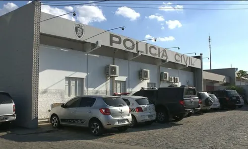 
				
					Paróquia de Santo Antônio é invadida e furtada, em Campina Grande
				
				