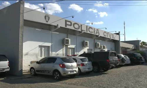 
				
					Homem é suspeito de abusar sexualmente da filha ao ir pagar pensão alimentícia na PB
				
				