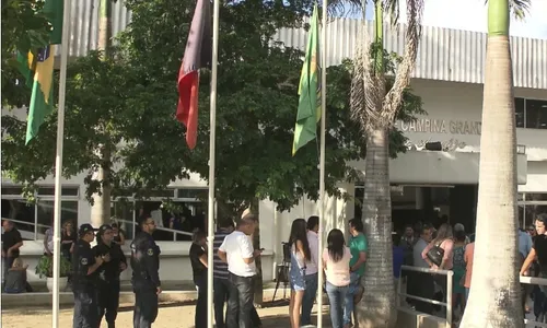 
                                        
                                            CG tem ponto facultativo à tarde para enterro de Rômulo Gouveia
                                        
                                        