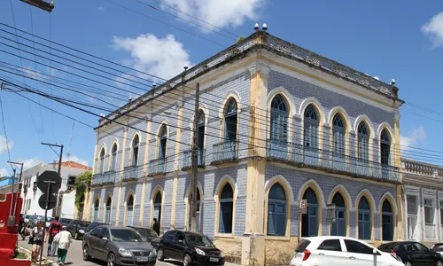 
                                        
                                            Os Gouveia
                                        
                                        