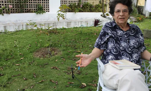
                                        
                                            Maria Valéria Rezende e Roberto Menezes lançam 'Conversa de Jardim'
                                        
                                        