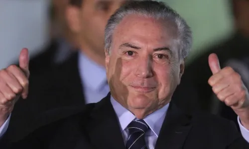 
                                        
                                            Temer desiste de disputar reeleição e MDB anuncia Henrique Meirelles como pré-candidato
                                        
                                        