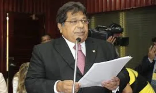 
                                        
                                            Deputado Ricardo Marcelo desiste de concorrer a novo mandato
                                        
                                        