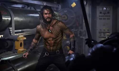 
				
					Aquaman ganha novo trailer com uniforme clássico; assista
				
				