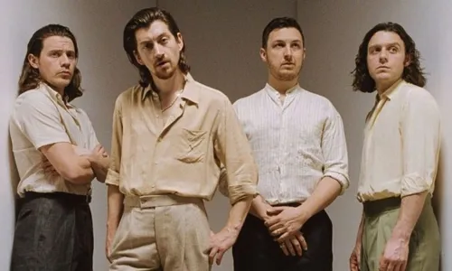 
                                        
                                            Arctic Monkeys lança clipe de 'Four Out Of Five', primeiro do novo álbum
                                        
                                        