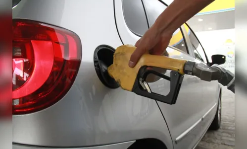 
				
					Descontrole generalizado: Petrobras anuncia novo aumento nos combustíveis a partir de amanhã
				
				