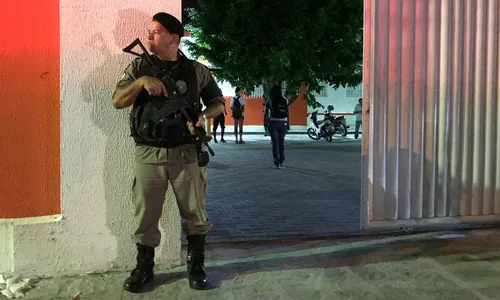 
                                        
                                            Vigilante é baleado dentro de escola pública em João Pessoa
                                        
                                        